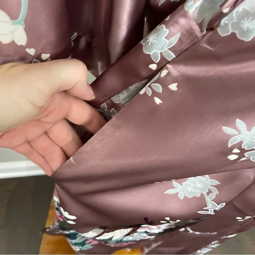 Kim and Ono Robe Kimono Charmeuse Asian Floral Silky Satin Long Pockets Pink - Picture 10 of 13
